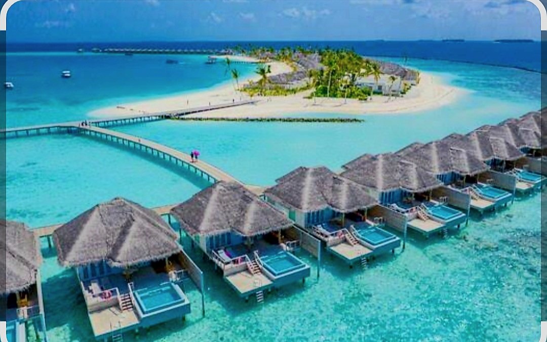 Bali vs. Maldives: Which Luxury Honeymoon Destination is Right for You? (2026 Guide)