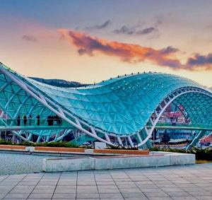 How People Travel the World Almost for Free: The Insider Tricks Revealed